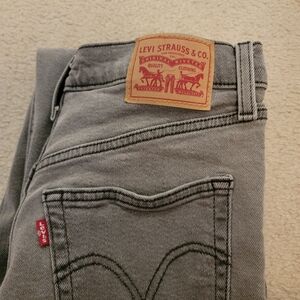 FS: lightly worn LEVI'S ribcage high waisted straight ankle jeans size 28